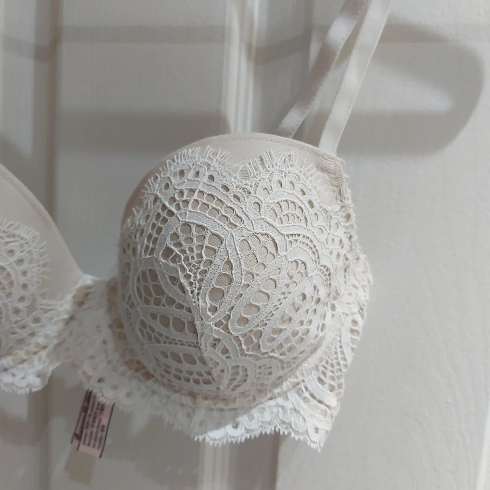 Victoria's Secret | Dream Angels Lined Demi Bra - Picture 3 of 12